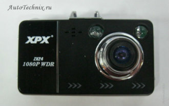 Автомобильный видеорегистратор XPX ZX24 Видеорегистратор XPX ZX24 выполнен в формфакторе моноблока и оснащён  2.7 дюймовым дисплеем, имеет стильный внешний вид и небольшие компактные размеры. Видеорегистратор XPX ZX24 ведет непрерывную циклическую запись без пауз между роликами на карту памяти microSD до 32 Гб. Встроенный G-сенсор позволяет защищать файлы от перезаписи (перезапись файла невозможна, пока не удалить вручную), при срабатывании G-датчика перегрузок на одной из оси. Широкоформатный объектив с углом обзора 148 градусов. Видеорегистратор XPX ZX24 имеет HDMI и USB порт для подключения к внешним устройствам. Видеорегистратор XPX ZX24 можно использовать в качестве WEB камеры.